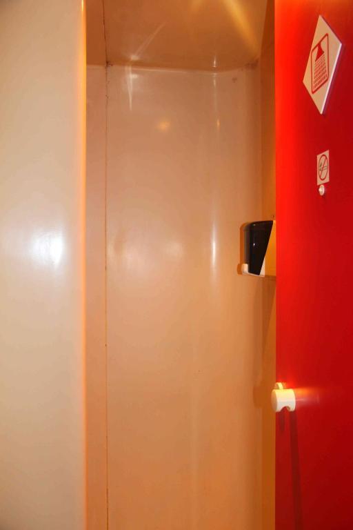 Lemon Hotel - Mery Sur Oise/Cergy Exterior foto